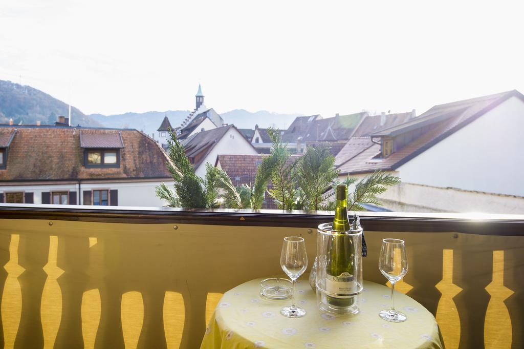 Gasthaus Zum Hirschen Staufen im Breisgau Exterior foto